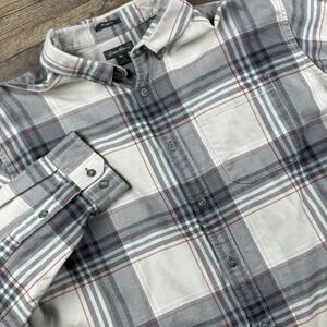 Eddie Bauer Shirt Mens XL  Plaid Button Up Relaxed Fit Long Sleeve Cream